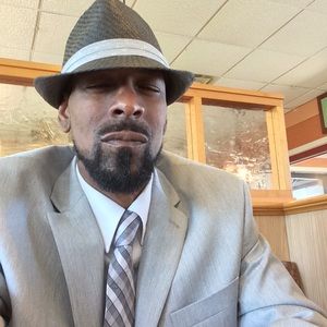 Meet your Posher, Robert